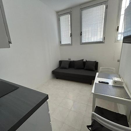 Elegant Studio Milan Bagian luar foto