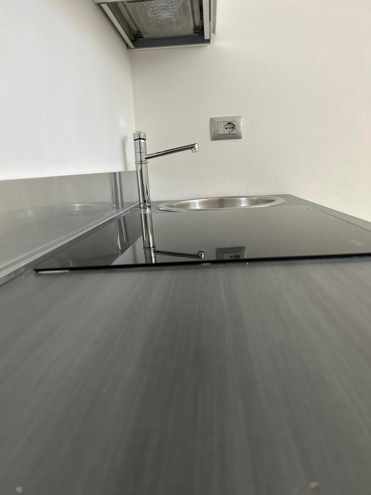 Elegant Studio Milan Bagian luar foto