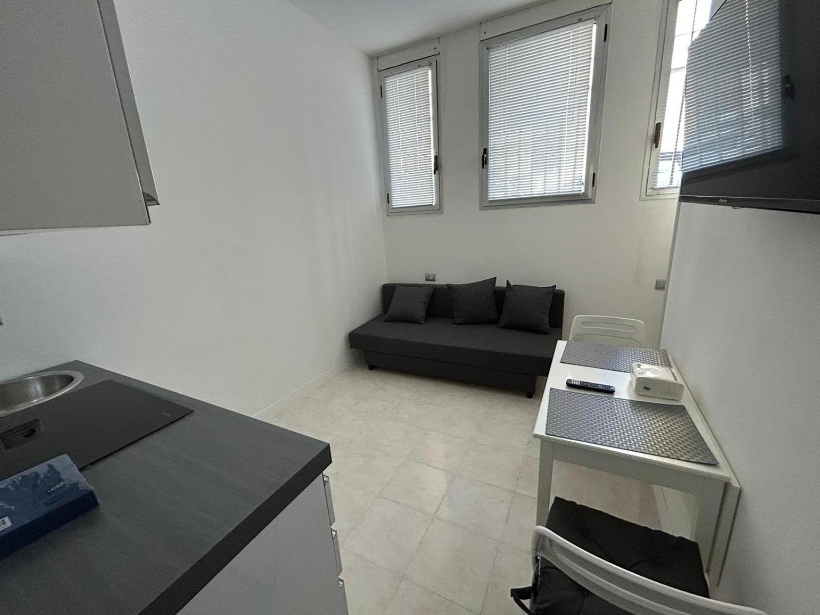 Elegant Studio Milan Bagian luar foto