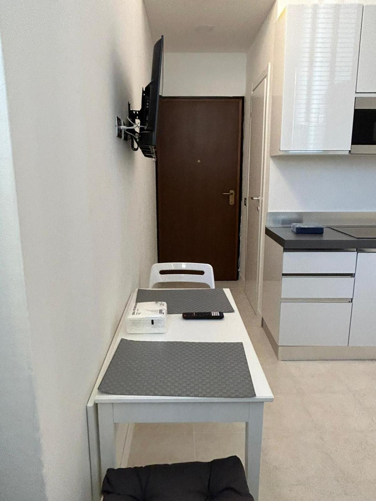 Elegant Studio Milan Bagian luar foto